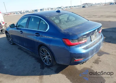 2021 BMW 330I xDrive z USA, uszkodzony, nr VIN 3MW5R7J00M8B98607